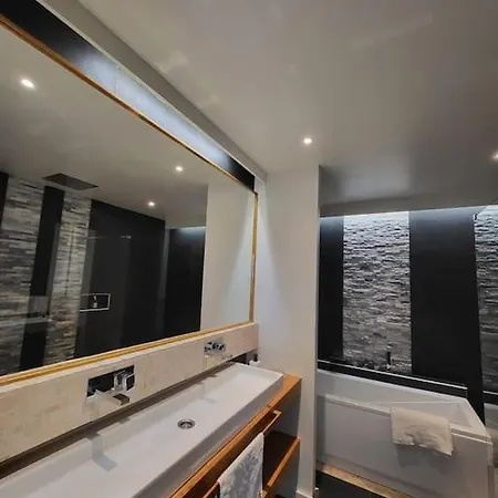 Hotel Maison Moderne Bord De Seine A Giverny 4*